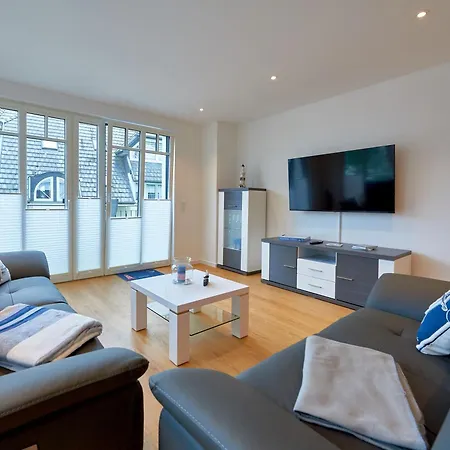 Apartment Beatrice In - Wg 8 Mit Balkon Und Kleinem Meerblick *